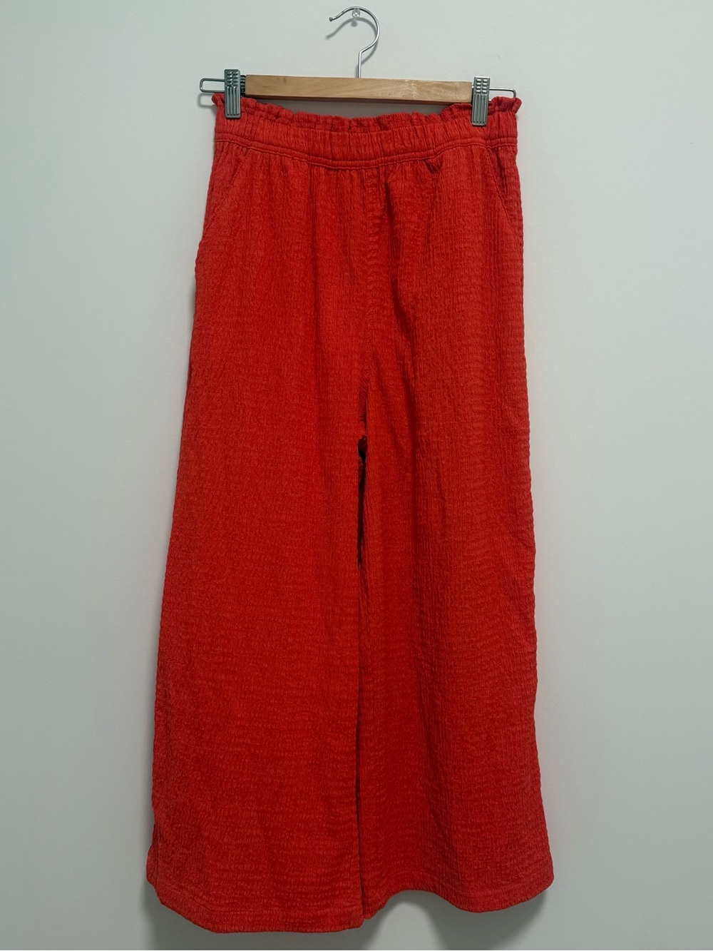 Coral Wide-Leg Capri Pants